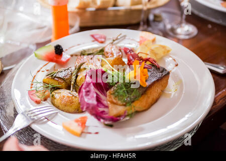 Lachs-essen Stockfoto