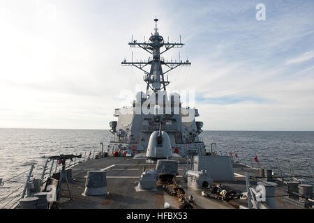 111206-N-FI736-003-Atlantik (6. Dezember 2011) geführte Flugkörper Zerstörer USS Porter (DDG-78)-Transite des Atlantischen Ozeans. (Foto: U.S. Navy Mass Communication Specialist 3. Klasse Scott Pittman/freigegeben) - offizielle US Navy Bilder - USS Porter auf hoher See. Stockfoto