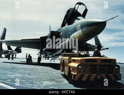 RA - 5C der RVAH-6 auf USS Constellation (CVA-64) 1966 Stockfoto