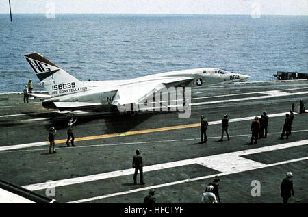 RA - 5C der RVAH-12 auf USS Constellation (CVA-64) 1973 Stockfoto