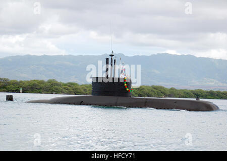 080528-N-2218M-011 PEARL HARBOR, Hawaii (28. Mai 2008) The Korean u-Boot-Lee Sunsin (SSK 068) am Naval Station Pearl Harbor, kommt immer das erste ausländische Schiff kommen, um an den Rand des Pazifik (RIMPAC) Übung teilnehmen. U. Foto: S. Navy Masse Kommunikation Spezialist Seaman Apprentice Luciano Marano (Released) ROKS Lee Sunsin (SS 068) kommt am Naval Station Pearl Harbor Stockfoto