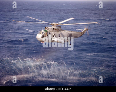 SH - 3H Sea King HS-2 im Flug 1987 Stockfoto