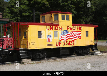 Union Pacific Caboose. UP25437. Greenville Railroad Park und Museum.  Greenville, Pennsylvania, USA. Stockfoto