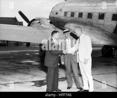 Dryden und Sieg begrüßt von Reid 001258 Stockfoto