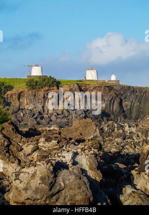 Portugal, Azoren, Corvo, Vila Do Corvo, traditionellen Windmühlen. Stockfoto