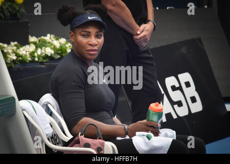 Auckland, Neuseeland. 30. Dezember 2016. Tennis Serena Williams super während einer Trainingseinheit im ASB Tennis Centre, Auckland, Neuseeland beginnen. Sie soll bei der ASB Classic spielen Tennisturnier am Montag 2 Jan. beginnt © Shirley Kwok/Pacific Press/Alamy Live News Stockfoto