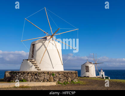 Portugal, Azoren, Corvo, Vila Do Corvo, traditionellen Windmühlen. Stockfoto