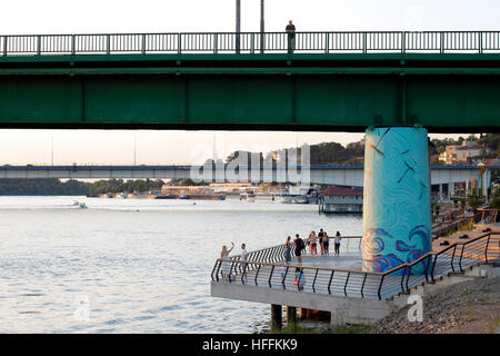 Neu auf der Suche nach der Belgrader Küste. Uferpromenade von Belgrad Stockfoto