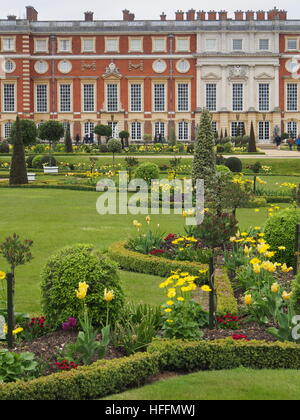 Hampton Court Palast und seine Gärten Stockfoto