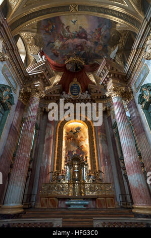 Hochaltar der Jesuitenkirche, Universitätskirche der Annahme, Arzt-Ignaz-Seipel-Platz, Wien, Österreich Stockfoto