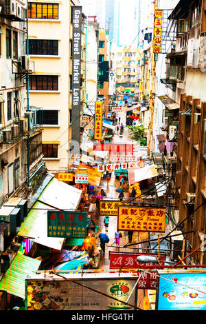 Gage Street Market in Hong Kong Stadt, frischen Produkten gehören Fleisch, Fisch, Geflügel. stinkende und beängstigend All-in-1 gehen Blick von oben Stockfoto