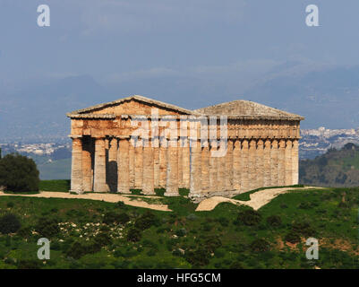 Antiken griechischen dorischen Tempel, Segesta, archäologische Stätte, Sizilien, Italien Stockfoto