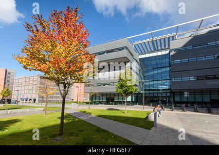 Alan Turing Gebäude im Herbst, The University of Manchester, UK Stockfoto