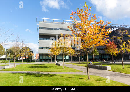 Alan Turing Gebäude im Herbst, The University of Manchester, UK Stockfoto