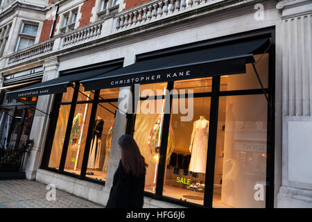 Christopher Kane-Designer-Kleidung zu speichern, auf Mount Street in Mayfair, London Stockfoto