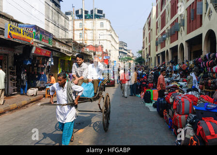Kolkata (Calcutta, Kalkutta): Zog Rikscha, Neumarkt, West-Bengalen, Westbengalen, Indien Stockfoto