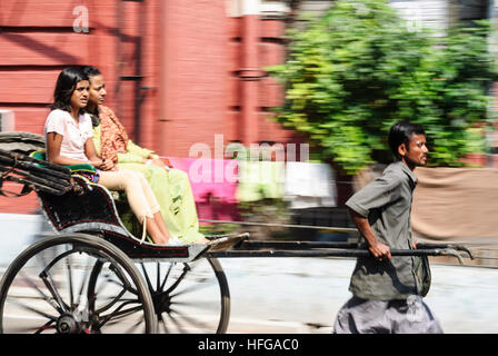 Kolkata (Calcutta, Kalkutta): zog Rikscha, Mädchen, West Bengal, Westbengalen, Indien Stockfoto