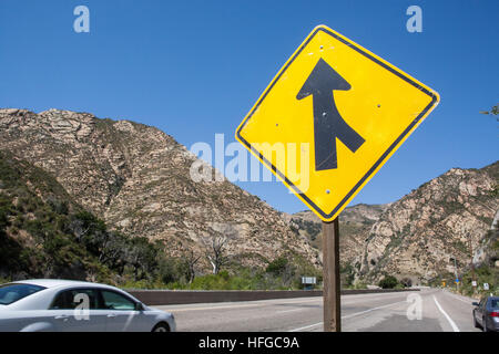 National Highway 1 melden Pacific Coast Highway, PCH, California,U.S.A.,United Staaten von America.Road, zusammenführen. Stockfoto