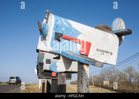 Briefkästen in Flugzeug-Form-Design in der Nähe von National Highway 1, Pacific Coast Highway, PCH, California,U.S.A.,United Staaten von Amerika Stockfoto
