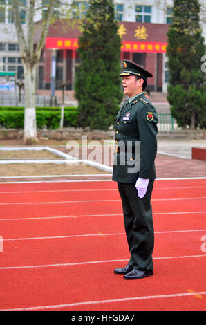 Chinesische Armee-jüngstere Söhne, Bohrer Praxis Stockfoto