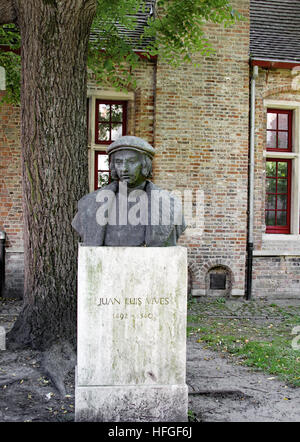 Brugge-Statue zu Ehren Juan Luis Vives, manchmal als "Vater" der modernen Psychologie. In einer spanischen Converso Familie geboren Stockfoto