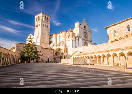 Basilika des Heiligen Franziskus in die Stadt Assisi Perugia Provinz Umbrien, Italien. Geburtsort des Heiligen Franziskus. Stockfoto