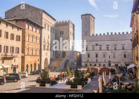 Weihnachten auf der Piazza del Popolo, Todi, eine Stadt in der Provinz von Perugia, Umbrien Region, Italien. Stockfoto