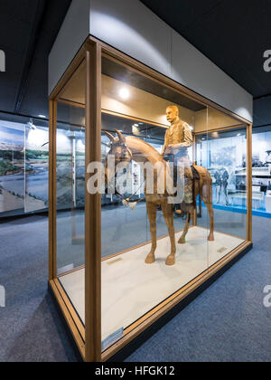 Statue von Roosevelt auf einem Pferd, South Unit Visitor Center, Theodore-Roosevelt-Nationalpark in North Dakota. Stockfoto