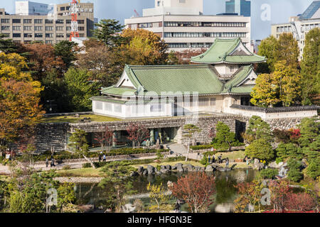 Toyama Stadt Sato-Gedenkmuseum, Toyama Schlosspark, Toyama City, Präfektur Toyama, Japan. Blick von Burg Toyama. Stockfoto