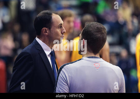 Oviedo, Asturien, Spanien. 30.12.2016. während die LEB Oro match zwischen Oviedo CB V FC Barcelona im Polideportivo Pumarin in Oviedo, Asturien, Spanien. Stockfoto