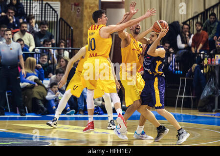 Oviedo, Asturien, Spanien. 30.12.2016. während die LEB Oro match zwischen Oviedo CB V FC Barcelona im Polideportivo Pumarin in Oviedo, Asturien, Spanien. Stockfoto