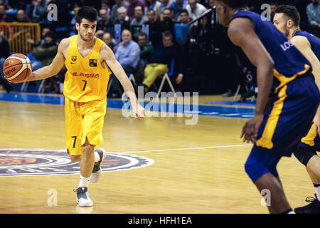 Oviedo, Asturien, Spanien. 30.12.2016. während die LEB Oro match zwischen Oviedo CB V FC Barcelona im Polideportivo Pumarin in Oviedo, Asturien, Spanien. Stockfoto