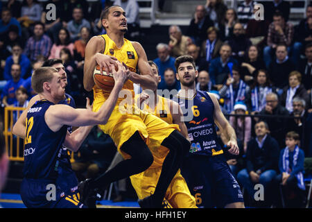 Oviedo, Asturien, Spanien. 30.12.2016. während die LEB Oro match zwischen Oviedo CB V FC Barcelona im Polideportivo Pumarin in Oviedo, Asturien, Spanien. Stockfoto