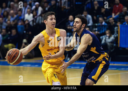 Oviedo, Asturien, Spanien. 30.12.2016. während die LEB Oro match zwischen Oviedo CB V FC Barcelona im Polideportivo Pumarin in Oviedo, Asturien, Spanien. Stockfoto