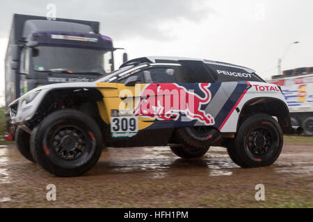 Asuncion, Paraguay. 30. Dezember 2016. Blick auf das Auto #309 - Team Peugeot Total (Fahrer: Sebastien Loeb), gesehen während des technischen Abrufungstages auf dem Wartepark der Rallye Dakar 2017, Nu Guazu, Luftwaffenstützpunkt Luque, Paraguay. Quelle: Andre M. Chang/Alamy Live News Stockfoto