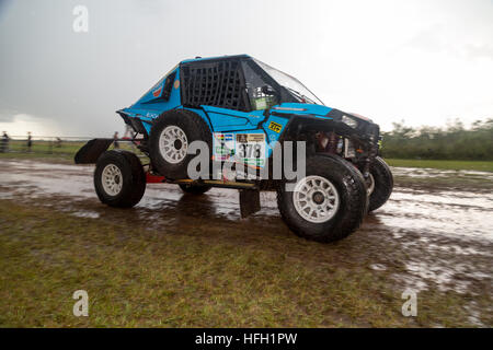 Asuncion, Paraguay. 30. Dezember 2016. Blick auf #378 - Xtremeplus/Polaris Racing International (Fahrer: Maganov Ravil) SSV, gesehen während des technischen Abnahme-Tages am 2017 Dakar Rally Wartering Park, Nu Guazu Airbase, Luque, Paraguay. Quelle: Andre M. Chang/Alamy Live News Stockfoto