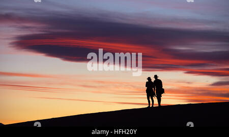 Peking, China. 21. April 2016. Ein paar sind im Death Valley National Park in den Vereinigten Staaten am 21. April 2016 gesehen. © Yang Lei/Xinhua/Alamy Live-Nachrichten Stockfoto