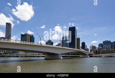 Blick auf die Victoria Bridge über den Brisbane River, Australien Stockfoto