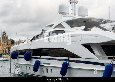 Super-Yacht festgemacht an Manoel Island, Malta Stockfoto