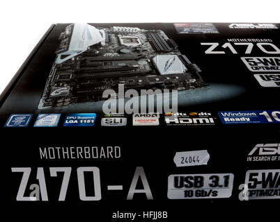 GOMEL, WEIßRUSSLAND - 15. SEPTEMBER 2016. Motherboard ASUS Z-170-A. ASUSTeK Computer Inc. (vermarktet als ASUS) ist ein taiwanischer multinationales Computer Hardwar Stockfoto