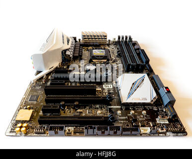 GOMEL, WEIßRUSSLAND - 15. SEPTEMBER 2016. Motherboard ASUS Z-170-A. ASUSTeK Computer Inc. (vermarktet als ASUS) ist ein taiwanischer multinationales Computer Hardwar Stockfoto