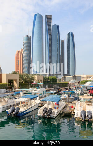 Marina und die Etihad Towers in Abu Dhabi Stockfoto
