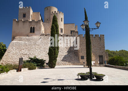 Burg des Castellet im Penedes, Katalonien, Spanien. Stockfoto