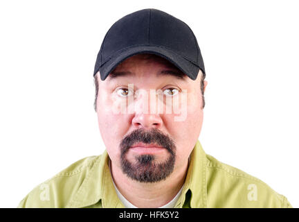 Porträt von starren Mann mit Spitzbart tragen Baseball Cap, weißer Hintergrund Stockfoto