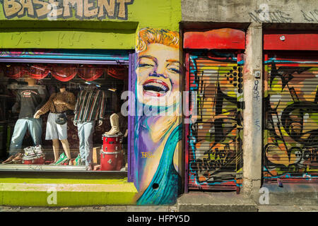 Shoreditch und Brick Lane kreative Graffiti und sozialer Art in East London, UK Stockfoto