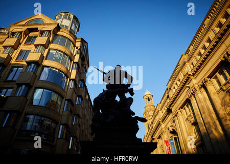 Manchester St Ann's Square South African War Memorial von Sir W. Hamo Thornycroft 1908 Bronzefiguren Soldaten fixiert Bajonett der Boer-Krieg-Denkmal Mo Stockfoto