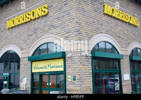 Morrisons Supermarkt Laden im Dorf Ramsbottom in Lancashire, England Stockfoto