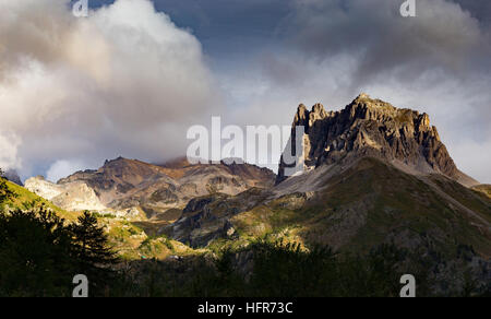 Mont Thabor und Le Grand et Petit Séru. Vallée Etroite, Valle Stretta. Französische Alpen. Europa. Stockfoto