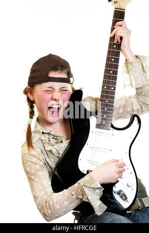 Teenager-Mädchen Gitarre spielen Stockfoto