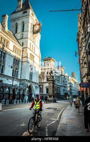 Den königlichen Höfen von Gerechtigkeit, Fleet Street, London, England, UK Stockfoto